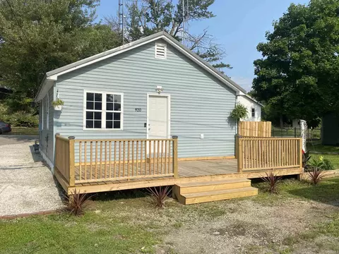 920 N Edgewater St, Silver Lake, IN 46982