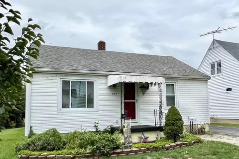 556 Elmwood Dr, Frankfort, IN 46041