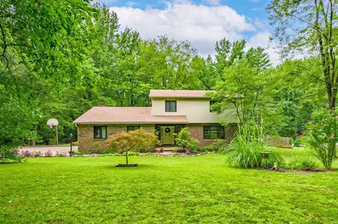 1690 W Hillsdale Rd, Evansville, IN 47710