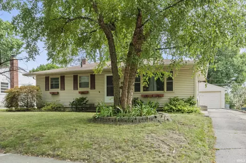 1030 Curdes Ave, Fort Wayne, IN 46805