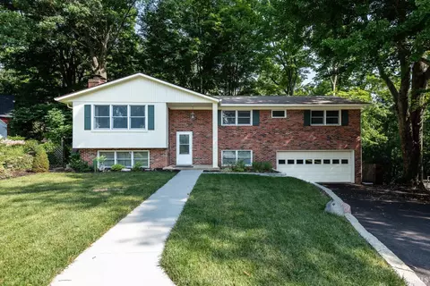 2300 S Woodbluff Ct, Bloomington, IN 47401