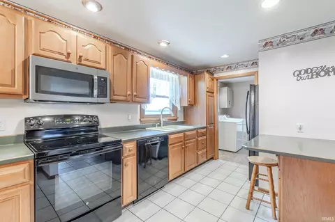 4271 E 1050, Fairmount, IN 46928 photo 11