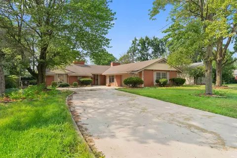 4940 Woodhurst Blvd, Fort Wayne, IN 46807