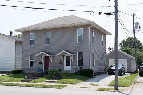 51 W 53 W Wabash Sts, Frankfort, IN 46041
