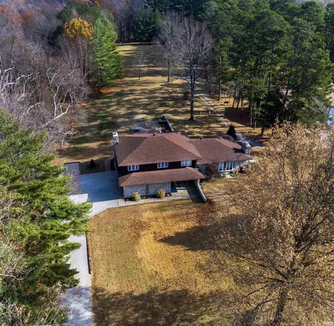 13725 Old State Rd, Evansville, IN 47725