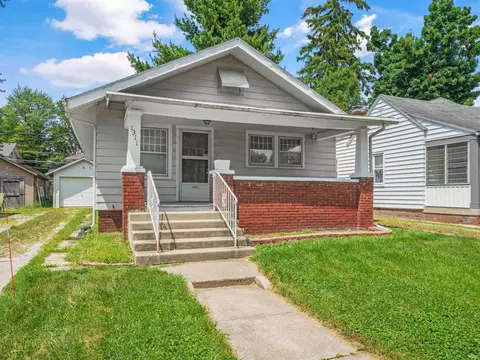 1311 Pemberton Dr, Fort Wayne, IN 46805