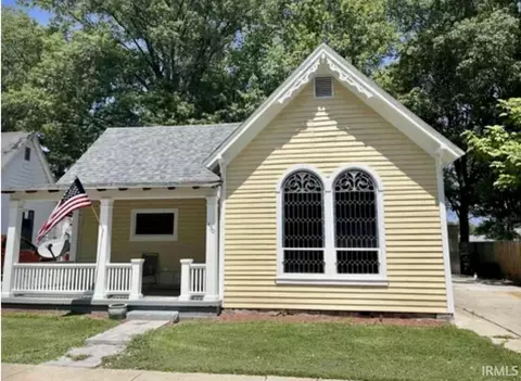 430 NE F St, Linton, IN 47441