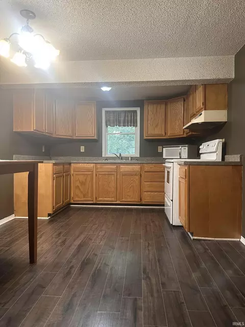 715 S Short St, Dugger, IN 47848 photo 7