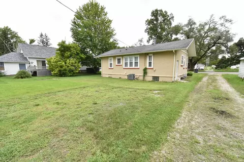 304 N Madison Ave, Fowler, IN 47944 photo 4