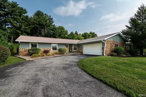 409 E Clover Ln, Bloomington, IN 47408 photo 1