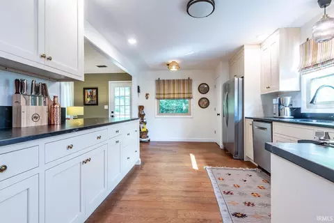 409 E Clover Ln, Bloomington, IN 47408 photo 12