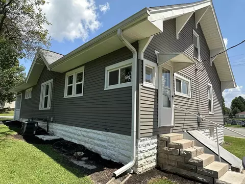 1302 18th St, Bedford, IN 47421 photo 2