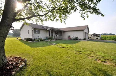 6533 Oak Rd, Plymouth, IN 46563