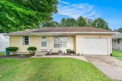 1009 Nutmeg Rd, Plymouth, IN 46563