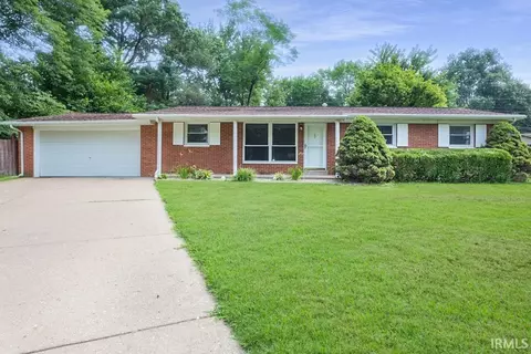 6218 Roger Park Ct, Evansville, IN 47715