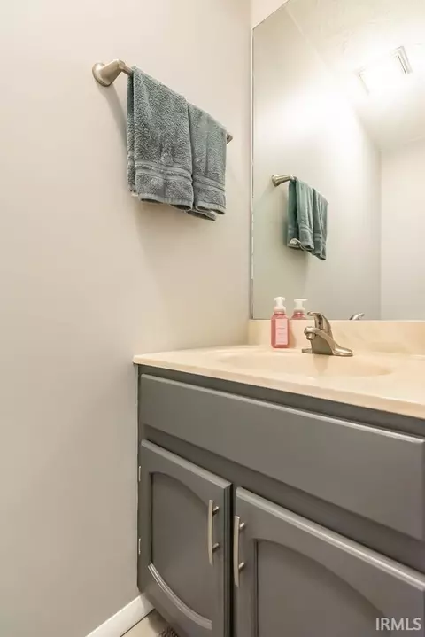 2331 E Winding Brook Cir, Bloomington, IN 47401 photo 6