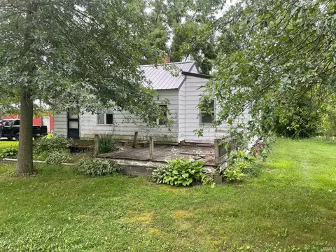 15677 4b Rd, Plymouth, IN 46563