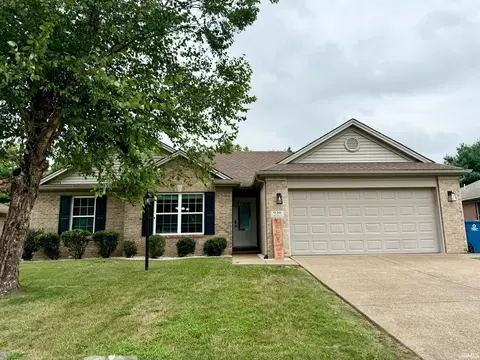 930 Fawn Creek Dr, Evansville, IN 47712