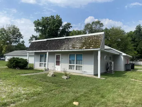 313 E Chicago St, Syracuse, IN 46567 photo 7