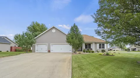 1458 Stratford Dr, Winona Lake, IN 46590