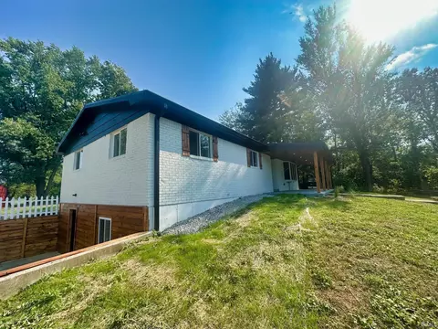 682 Rager Rd, Mitchell, IN 47446 photo 1