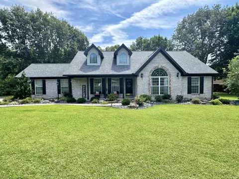 401 Swallowfield Dr, Princeton, IN 47670