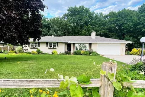 56060 Riverdale Dr, Elkhart, IN 46514