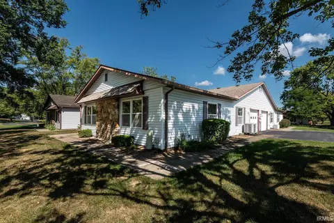 1114 E Regency Dr, Bloomington, IN 47401 photo 2