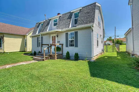 808 S Fourth St, Boonville, IN 47601