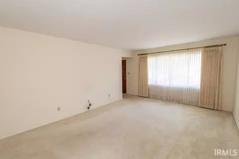 914 Eckman St, South Bend, IN 46614 photo 3