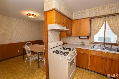 914 Eckman St, South Bend, IN 46614 photo 7