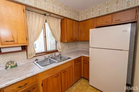 914 Eckman St, South Bend, IN 46614 photo 5