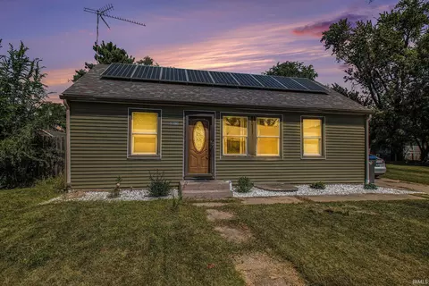 2015 E Jefferson St, Warsaw, IN 46580