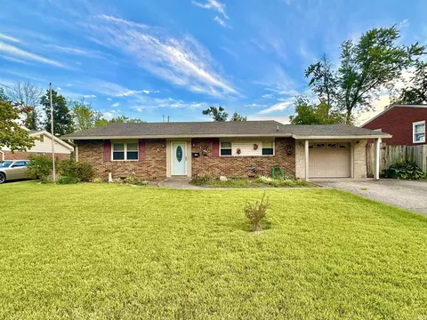 1619 Crystal Ct, Evansville, IN 47714