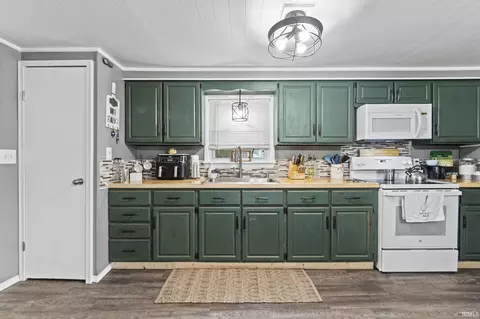 775 N Wayne St, Waterloo, IN 46793 photo 8