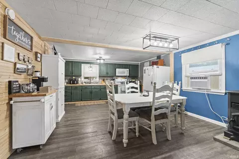 775 N Wayne St, Waterloo, IN 46793 photo 6