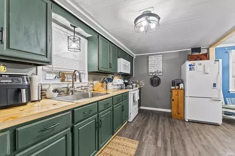 775 N Wayne St, Waterloo, IN 46793 photo 9