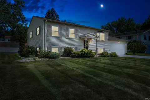 52244 N Tallyho Dr, South Bend, IN 46635