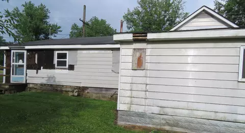 340 S Meridian Rd, Mitchell, IN 47446 photo 2