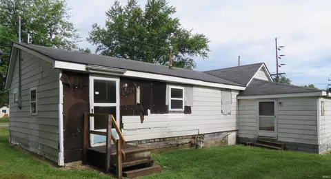 340 S Meridian Rd, Mitchell, IN 47446 photo 3