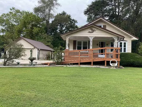 672 S St Rd 61, Winslow, IN 47598