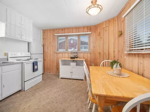 8174 E North Rd, Syracuse, IN 46567 photo 14