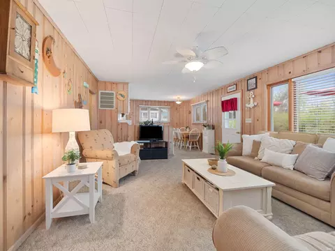 8174 E North Rd, Syracuse, IN 46567 photo 9