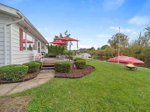 8174 E North Rd, Syracuse, IN 46567 photo 3