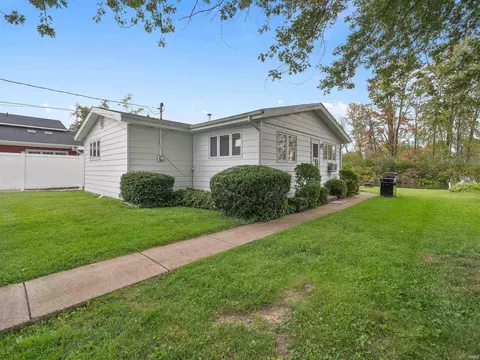 8174 E North Rd, Syracuse, IN 46567 photo 7