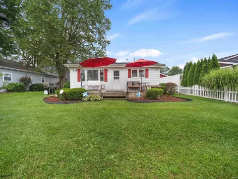 8174 E North Rd, Syracuse, IN 46567 photo 5