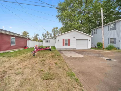 8174 E North Rd, Syracuse, IN 46567 photo 29
