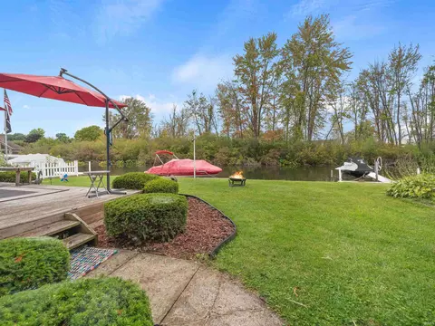 8174 E North Rd, Syracuse, IN 46567 photo 4