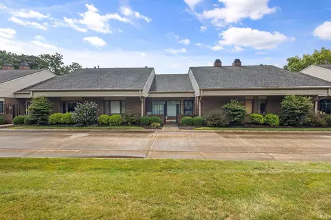 3521 Spy Run Hill Dr, Fort Wayne, IN 46805
