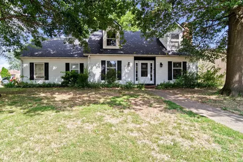 1700 Bonnie View Dr, Evansville, IN 47715